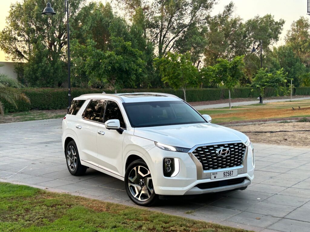 Rent Hyundai Palisade White Dubai