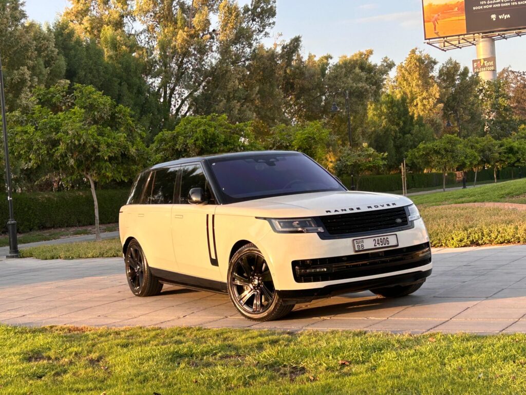 Rent Land Rover Vogue Dubai